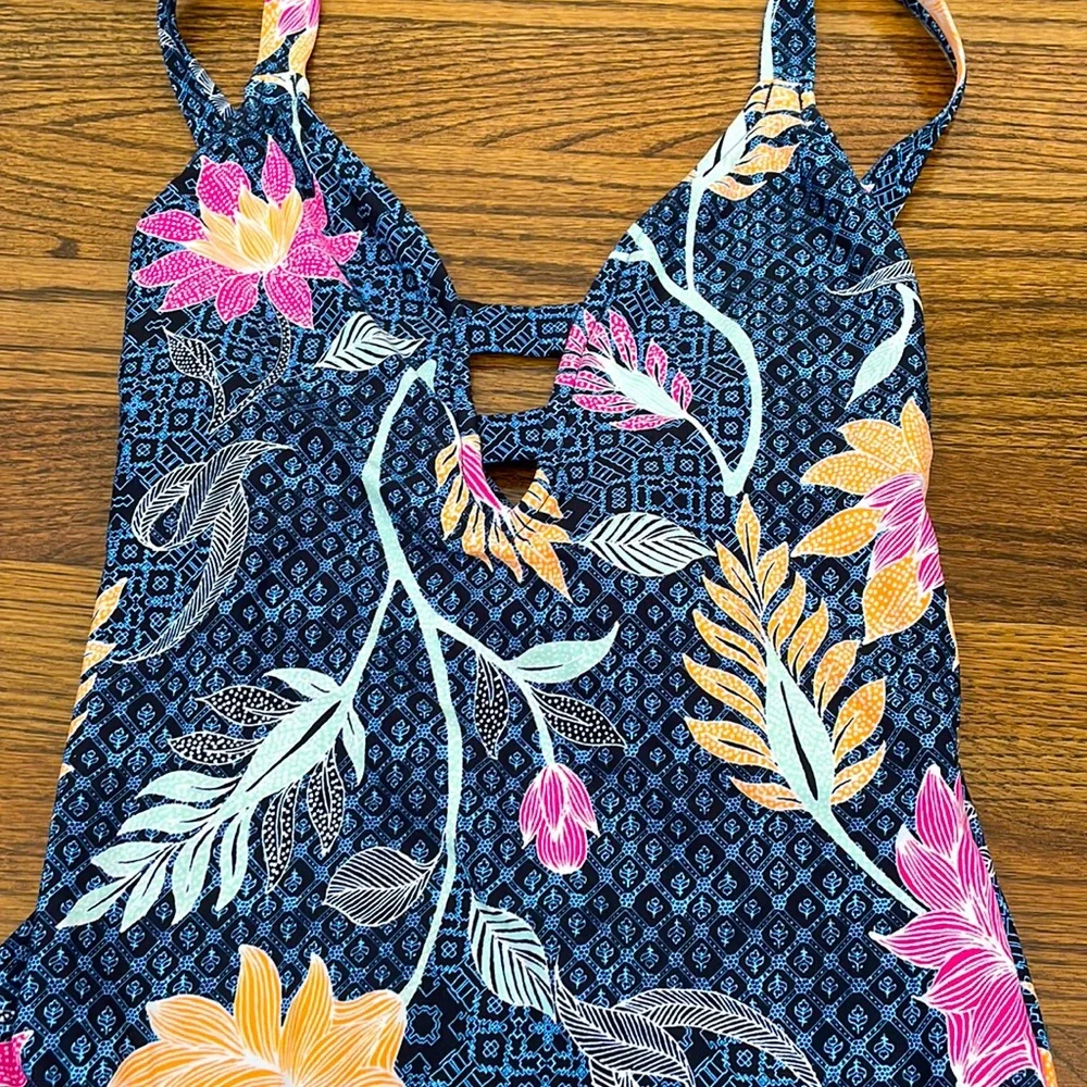 NWOT SEAFOLLY Active Blue Floral Deep V-Neck One-Piece Swimsuit